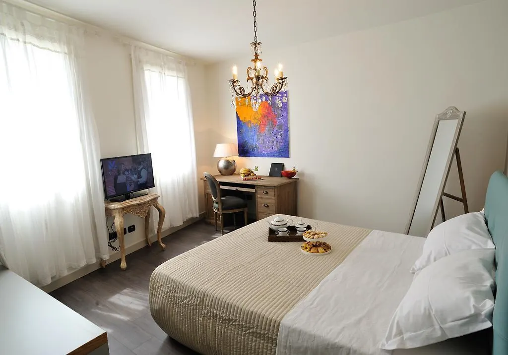 Hotel La Finestra sul Porto Cesenatico Italia